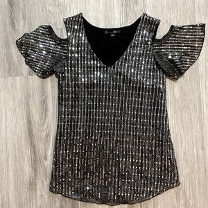 SLOANE & SADIE beautiful glittery sparkly top with cutout shoulders